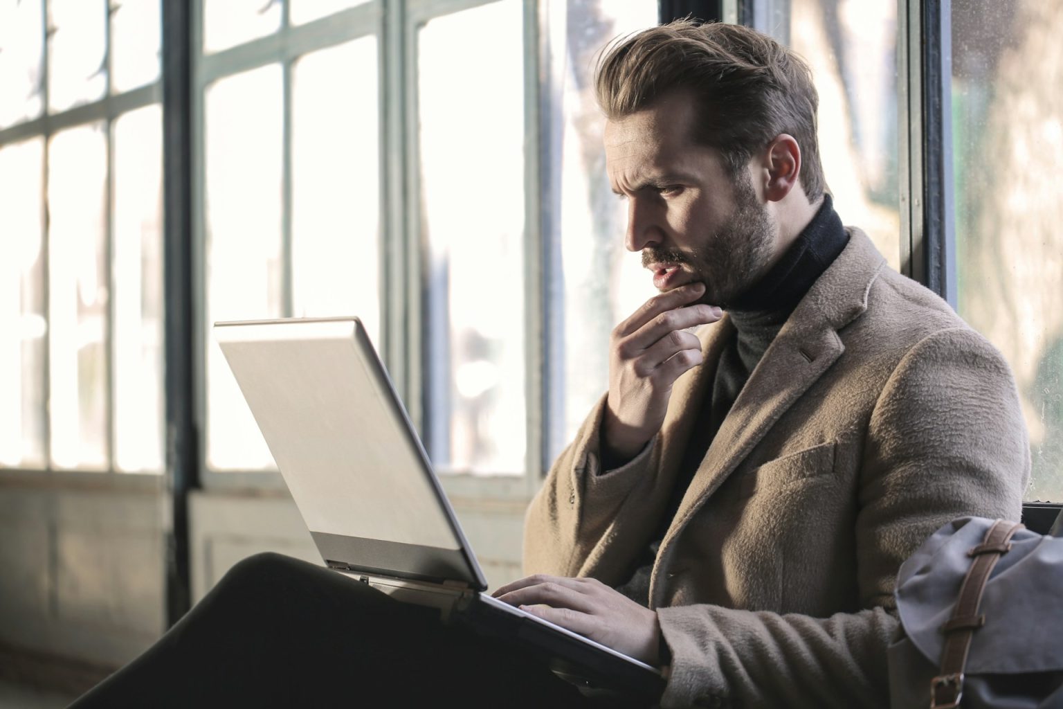 Transitioning from In-Person to Online Casinos: Essential Tips for Beginners