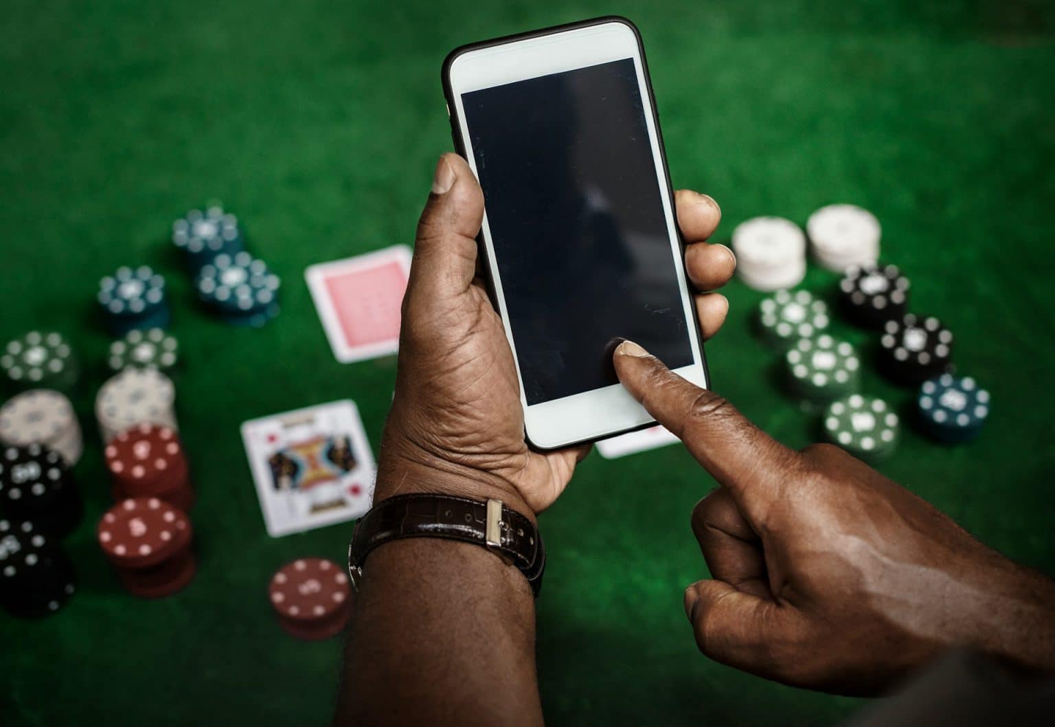 Balancing Fun and Responsibility: The Role of Free Online Casino Games